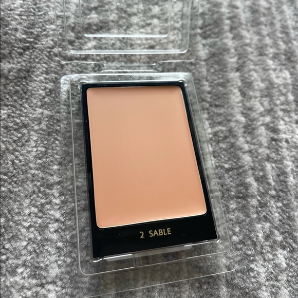 YSL Les Saharinnes - 2 Sable - Blur Perfector - NEW - Picture 2 of 6